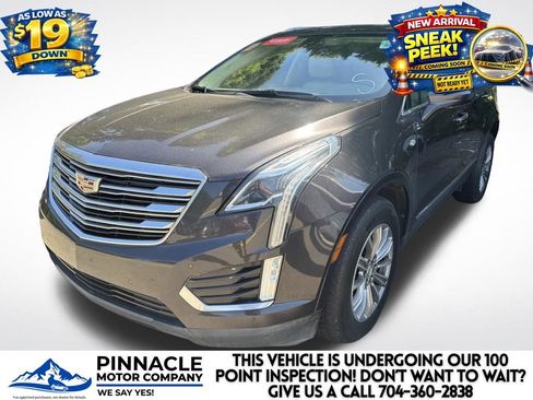 Used 2017 Cadillac XT5 Luxury w/ Driver Awareness Package FWD image 2