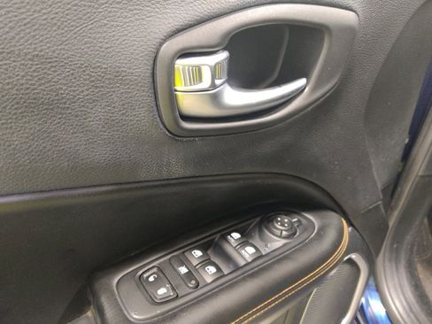 Used 2018 Jeep Compass Limited image 27