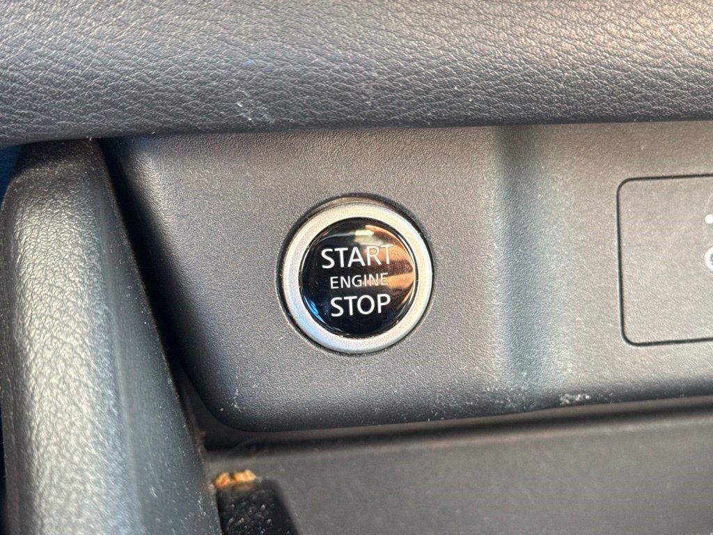 Used 2021 Nissan Rogue SV AWD/4WD image 18