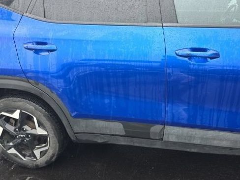 Used 2025 Kia Seltos S AWD/4WD image 17
