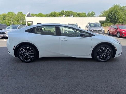 Used 2024 Toyota Prius Limited AWD/4WD image 5