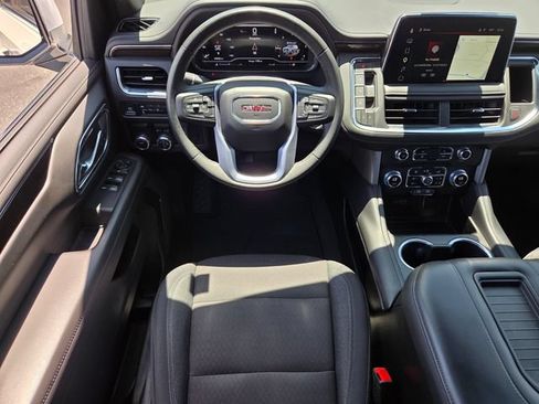 Used 2023 GMC Yukon XL SLE w/ Gmc Pro Safety Plus Package RWD image 12
