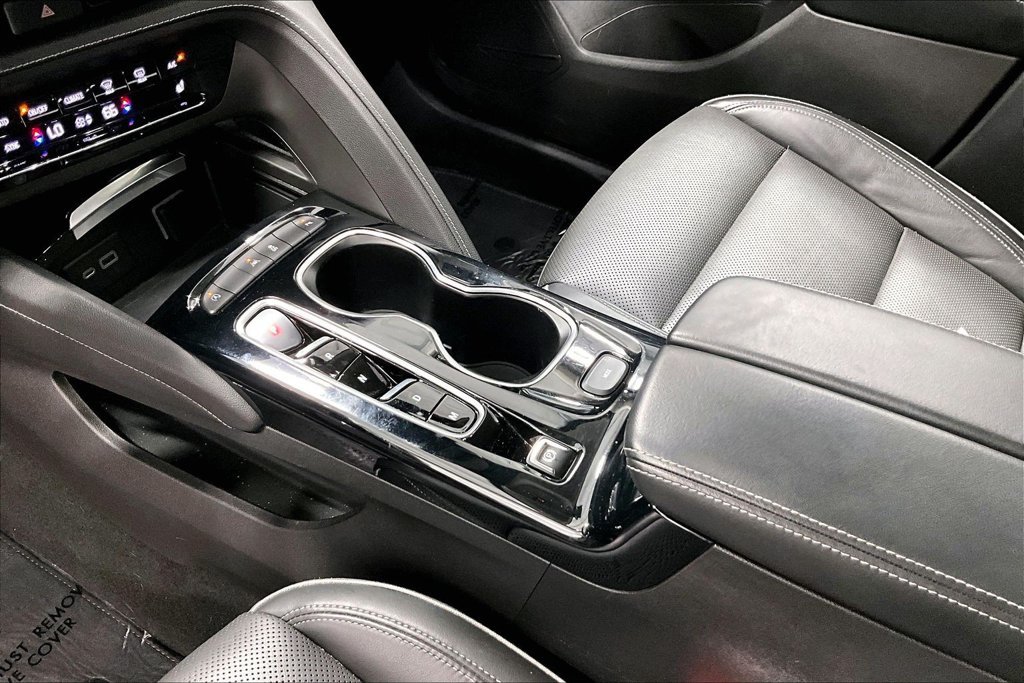 Used 2021 Buick Envision Essence w/ Sport Touring Package FWD image 17