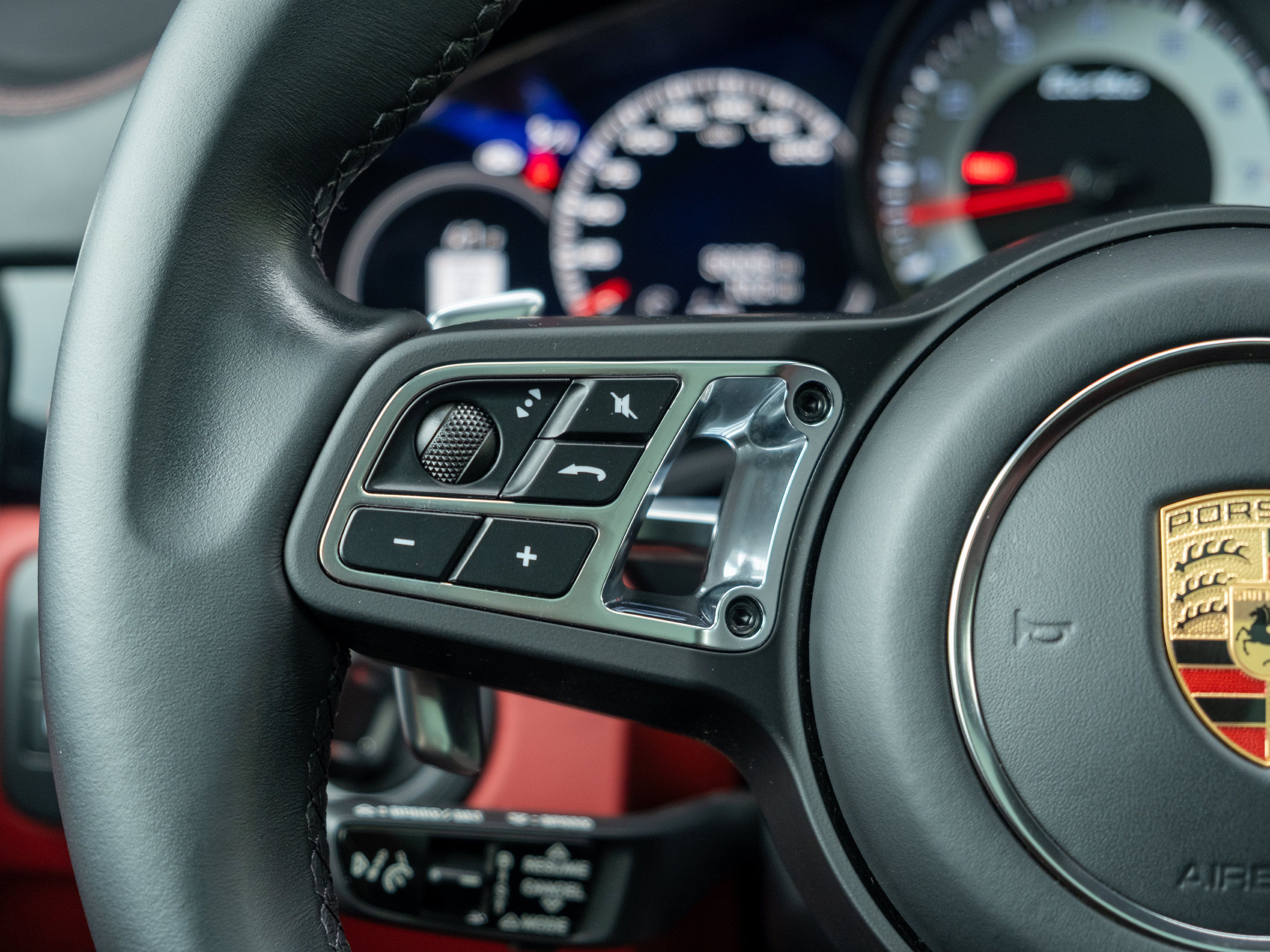 Certified 2023 Porsche Cayenne Turbo AWD/4WD image 26