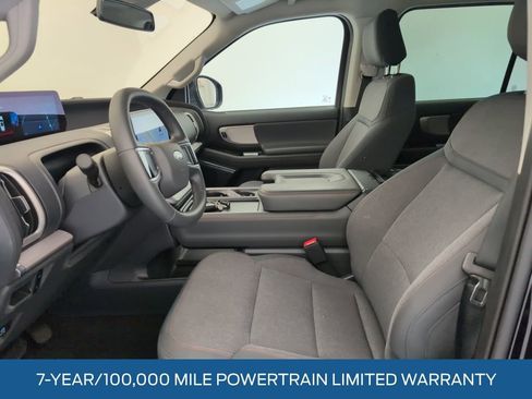 Certified 2025 Ford Expedition Active image 4