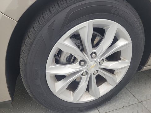 Used 2023 Chevrolet Malibu LT FWD image 31