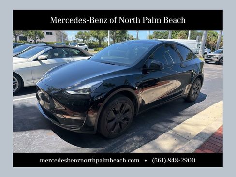 Used 2025 Tesla Model Y Long Range RWD image 1