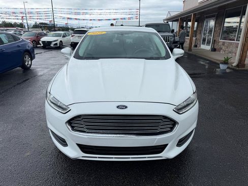 Used 2016 Ford Fusion SE FWD image 9
