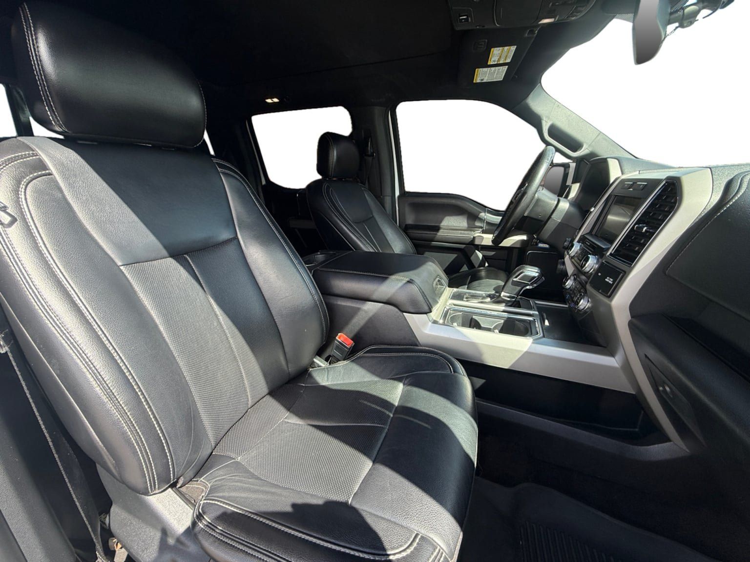 Used 2019 Ford F150 Lariat w/ Equipment Group 502A Luxury AWD/4WD image 16