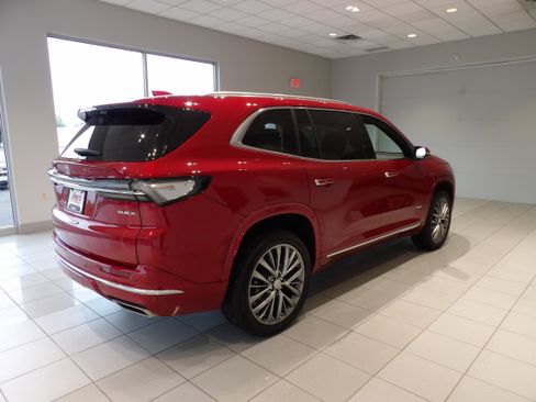 Used 2025 Buick Enclave Avenir w/ Super Cruise Package AWD/4WD image 4