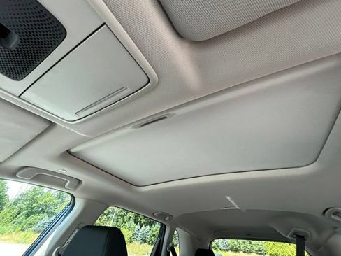 Used 2023 Honda CR-V EX image 15
