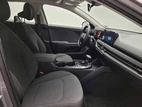 Used 2025 Kia K4 FWD image 21