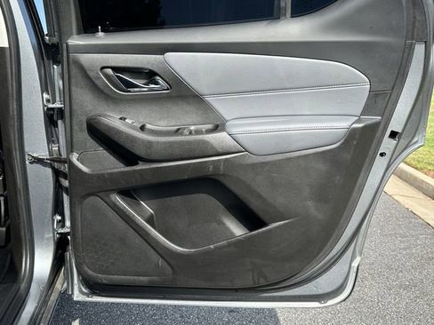 Used 2020 Chevrolet Traverse LT FWD image 17