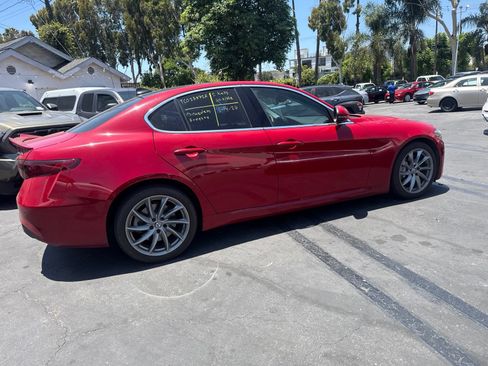Used 2017 Alfa Romeo Giulia Ti RWD image 7