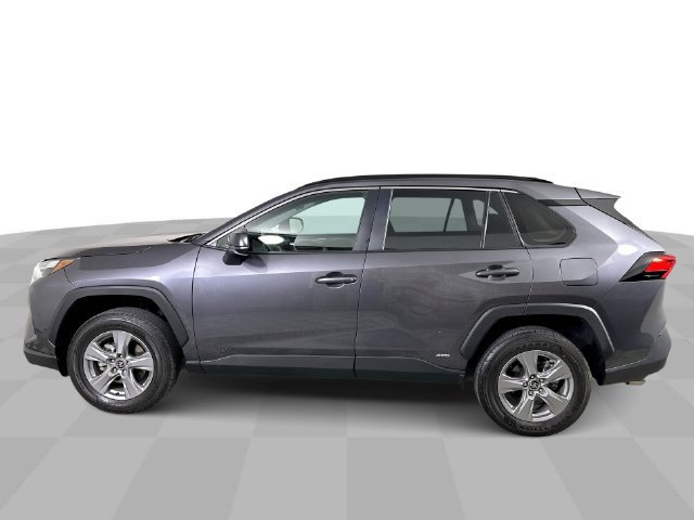 Used 2025 Toyota RAV4 LE AWD/4WD image 5