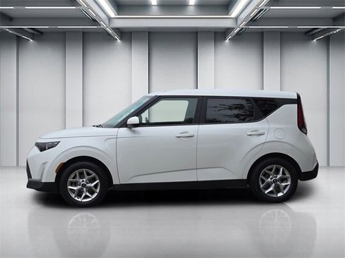Certified 2023 Kia Soul LX w/ LX Technology Package image 7