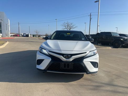 Used 2020 Toyota Camry XSE image 8