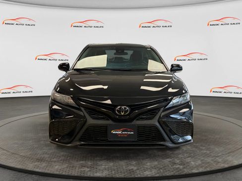 Used 2023 Toyota Camry SE w/ Blackout Package (TMS) AWD/4WD image 3