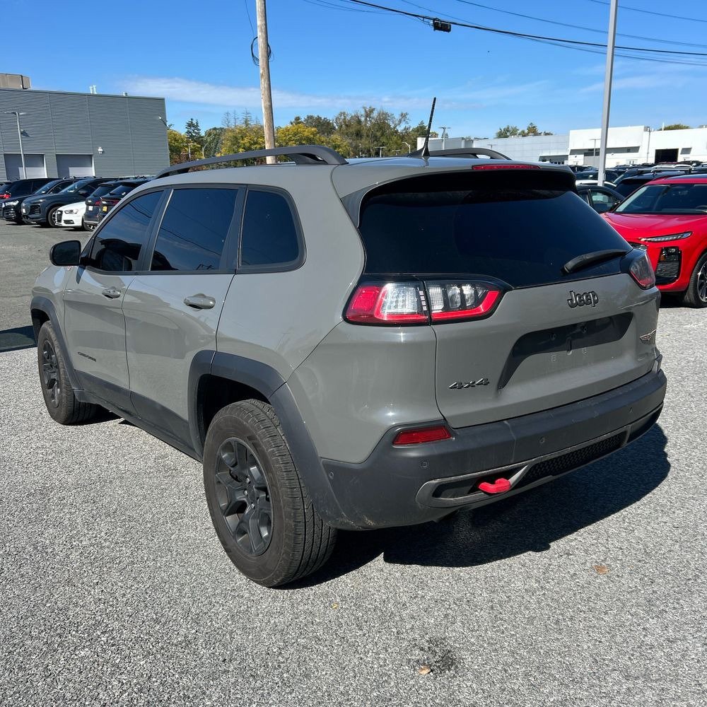 Used 2019 Jeep Cherokee Trailhawk AWD/4WD image 4