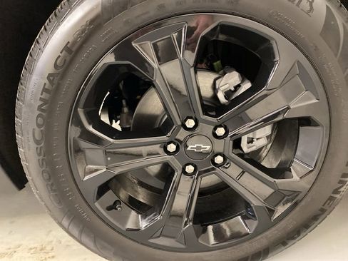 New 2026 Chevrolet Equinox LT w/ Midnight Edition AWD/4WD image 24