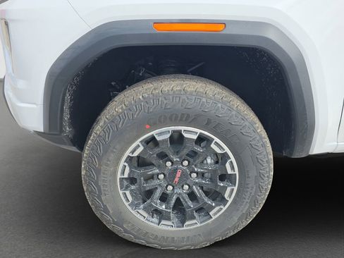 New 2026 GMC Canyon AT4 w/ AT4 Premium Package AWD/4WD image 4