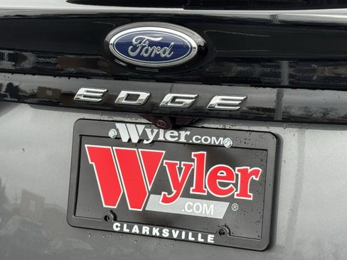 Used 2024 Ford Edge Titanium image 46