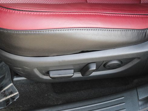 Used 2025 MAZDA CX-50 AWD 2.5 Hybrid w/ Premium Pkg image 23