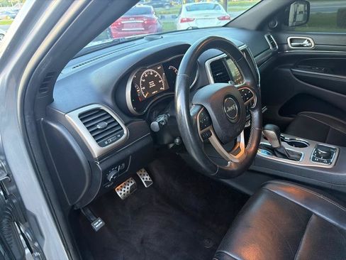 Used 2017 Jeep Grand Cherokee Limited w/ Luxury Group II AWD/4WD image 16