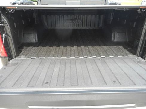 Used 2022 Chevrolet Silverado 1500 High Country w/ Technology Package image 7