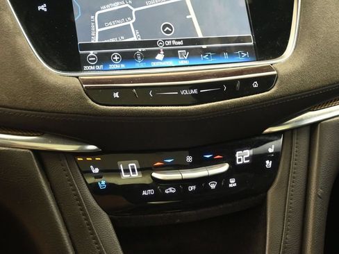 Used 2017 Cadillac XT5 Platinum w/ Driver Assist Package AWD/4WD image 17