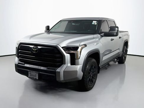 Used 2022 Toyota Tundra SR5 AWD/4WD image 3