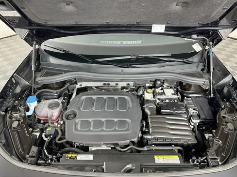 Used 2026 Volkswagen Tiguan SE AWD/4WD image 33