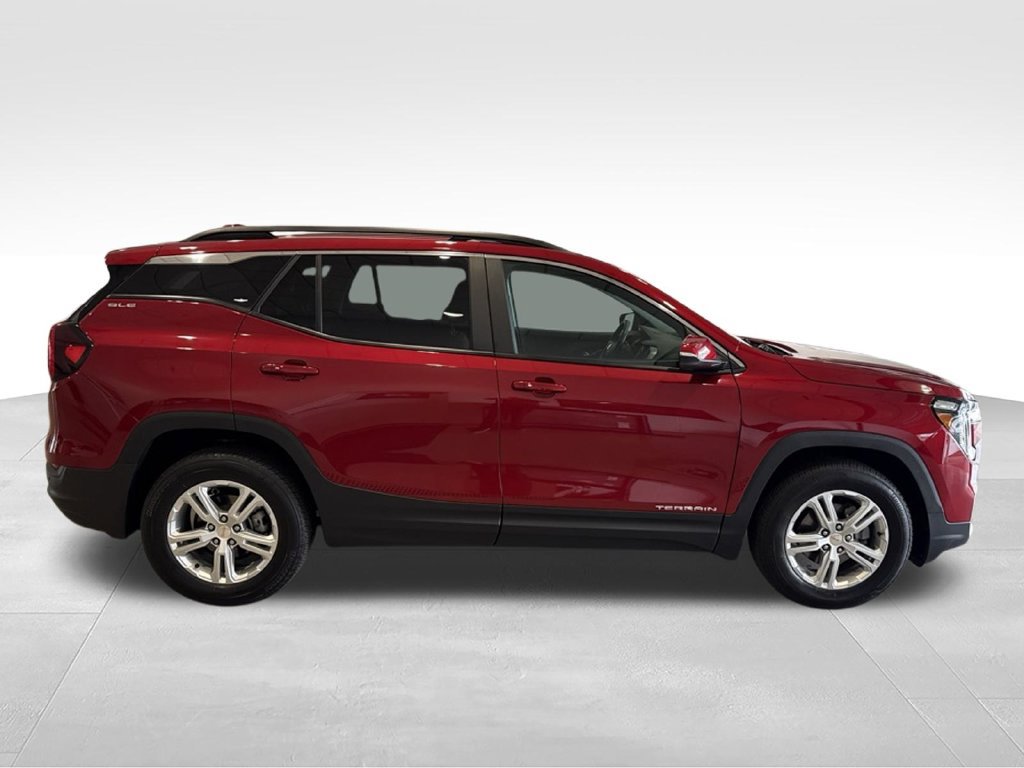 Used 2024 GMC Terrain SLE w/ Driver Convenience Package AWD/4WD image 8