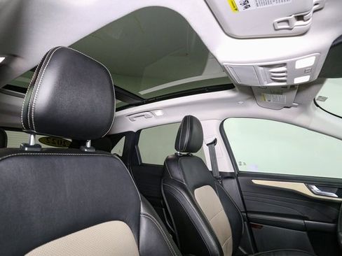 Used 2022 Ford Escape Titanium w/ Titanium Elite Package image 18