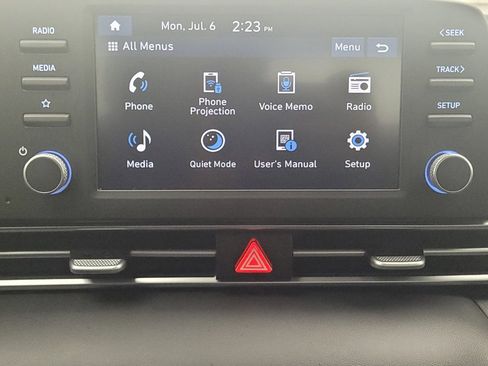 Used 2025 Hyundai Elantra SE FWD image 25