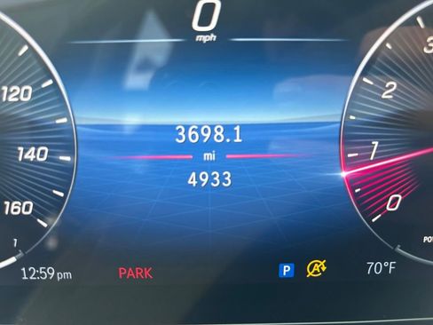 Used 2025 Mercedes-Benz GLB 250 4MATIC image 15