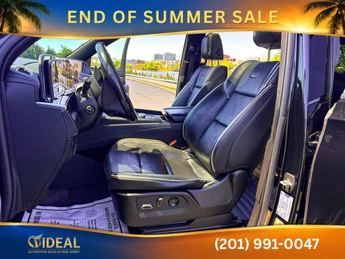 Used 2022 Cadillac Escalade ESV Premium Luxury AWD/4WD image 13