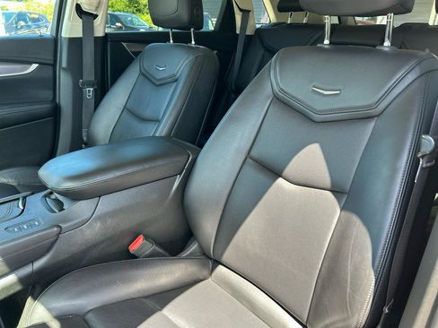 Used 2017 Cadillac XT5 Luxury w/ Driver Awareness Package AWD/4WD image 18