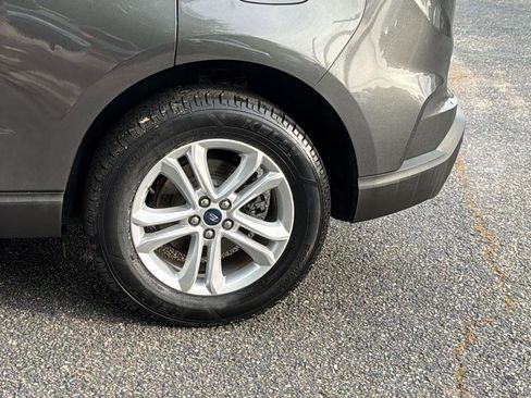 Used 2019 Ford Edge SEL w/ Equipment Group 201A FWD image 9