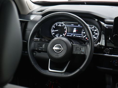 Used 2023 Nissan Pathfinder SL w/ SL Premium Package AWD/4WD image 18