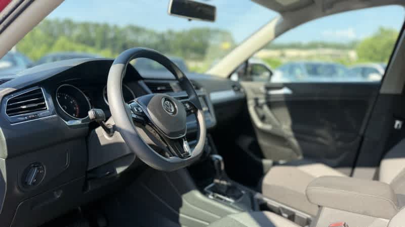Used 2019 Volkswagen Tiguan S FWD image 11