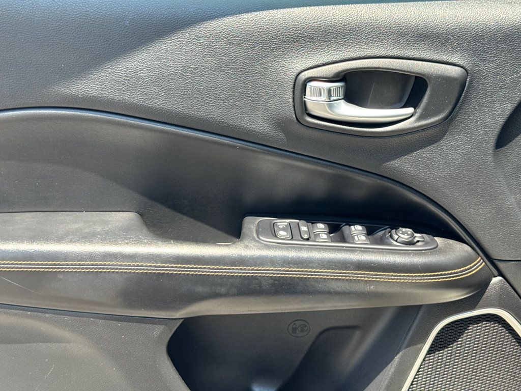 Used 2019 Jeep Compass Limited FWD image 10