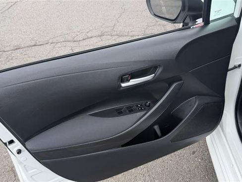 Used 2020 Toyota Corolla LE FWD image 7