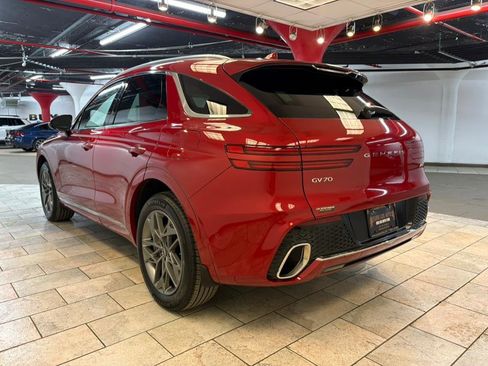Used 2023 Genesis GV70 2.5T w/ Advanced Package image 3