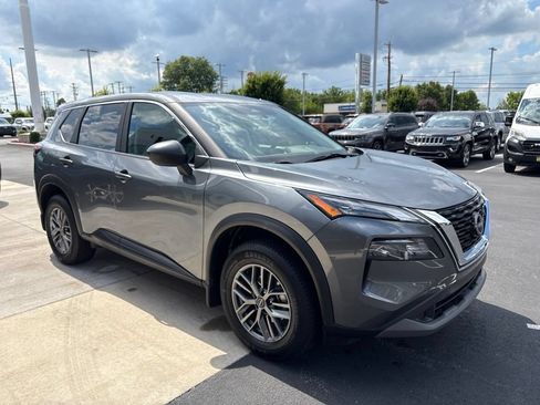 Used 2023 Nissan Rogue S AWD/4WD image 7