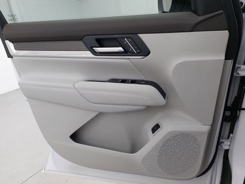 Used 2026 GMC Terrain Denali image 29