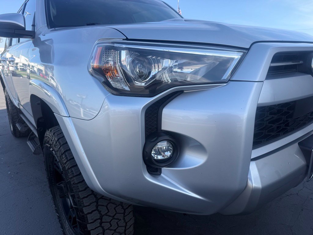 Used 2021 Toyota 4Runner TRD Off-Road Premium w/ Moonroof Package AWD/4WD image 9
