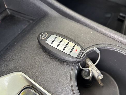 Used 2025 Nissan Altima 2.5 SV FWD image 21