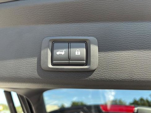 New 2025 Mitsubishi Outlander SE image 13