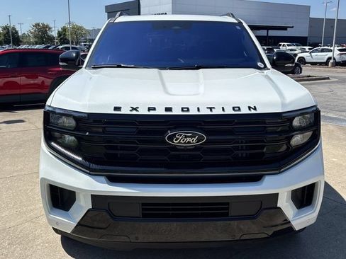 Used 2025 Ford Expedition Platinum w/ Stealth Appearance Package AWD/4WD image 15
